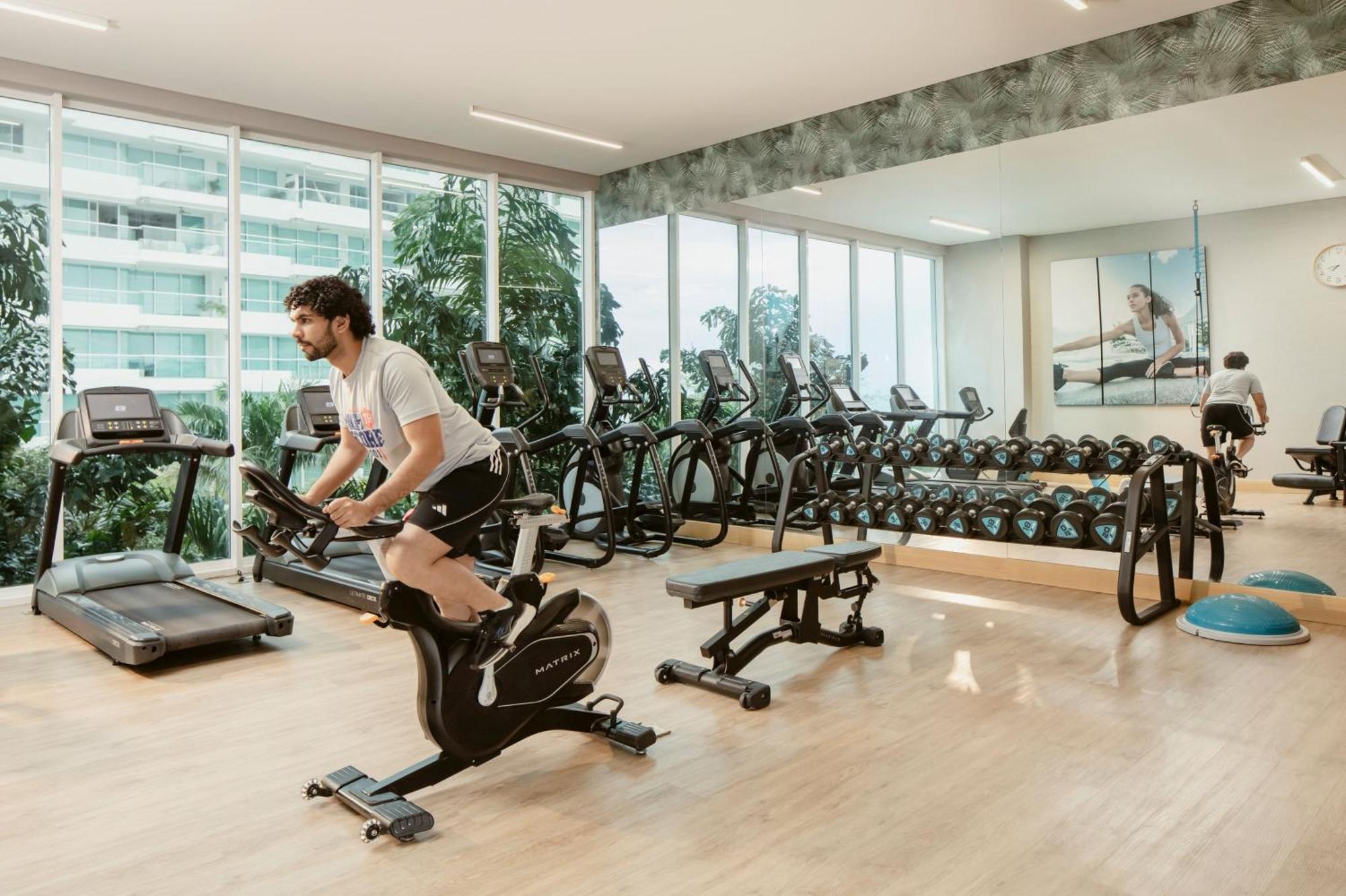 サンタ マルタ マリオット リゾート プラヤ ドルミーダ サンタ・マルタ エクステリア 写真 The gym at the hotel