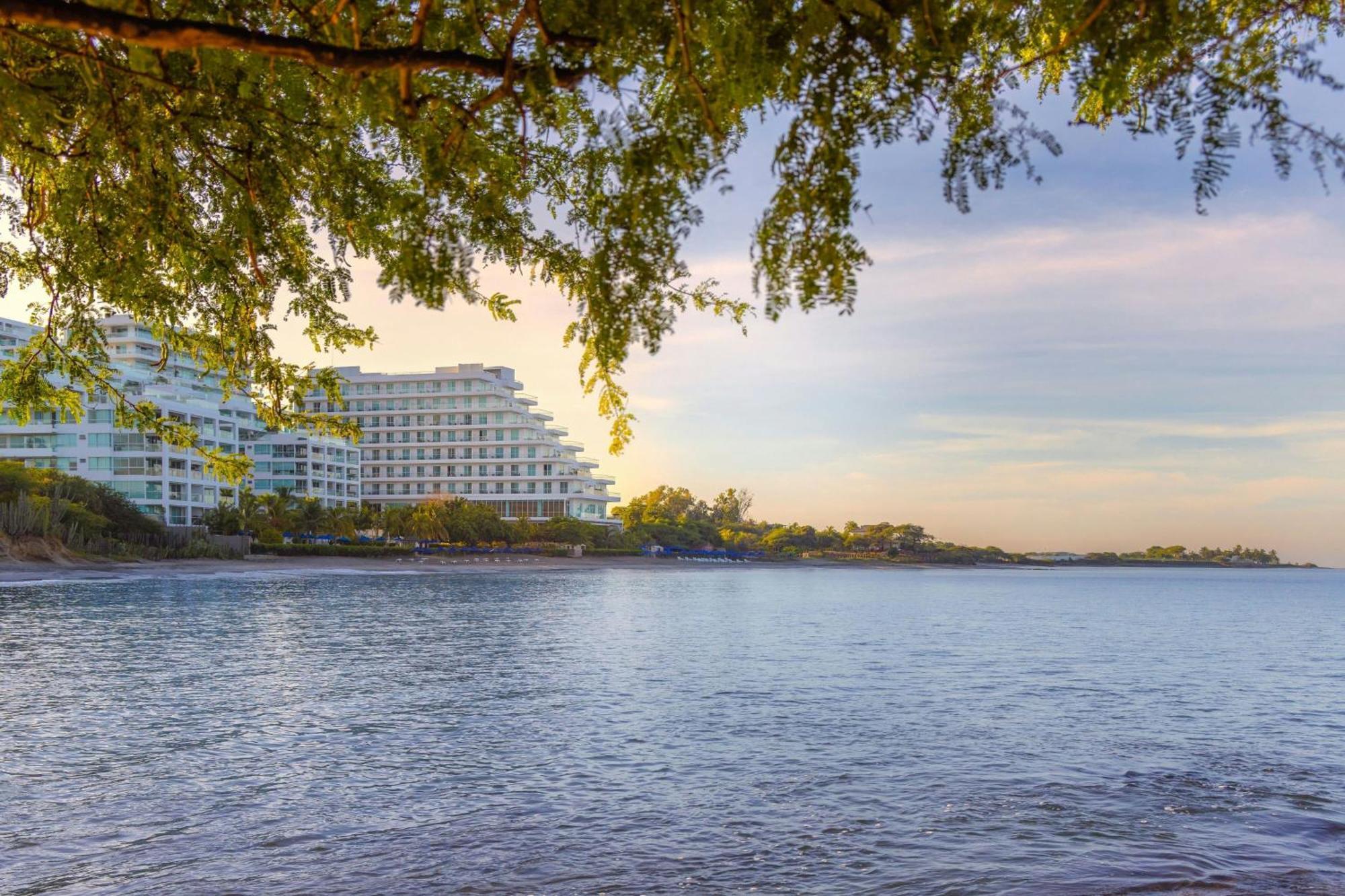 サンタ マルタ マリオット リゾート プラヤ ドルミーダ サンタ・マルタ エクステリア 写真 The hotel from the lake